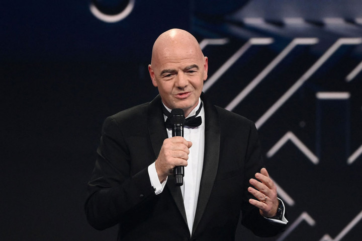 Infantino menikah dengan Leena Al Ashqar dari Lebanon, pasangan ini memiliki empat anak (Alessia, Sabrina, Shanïa Serena dan Dhalia Nora). Dia merupakan penggemar klub Italia Inter Milan.
