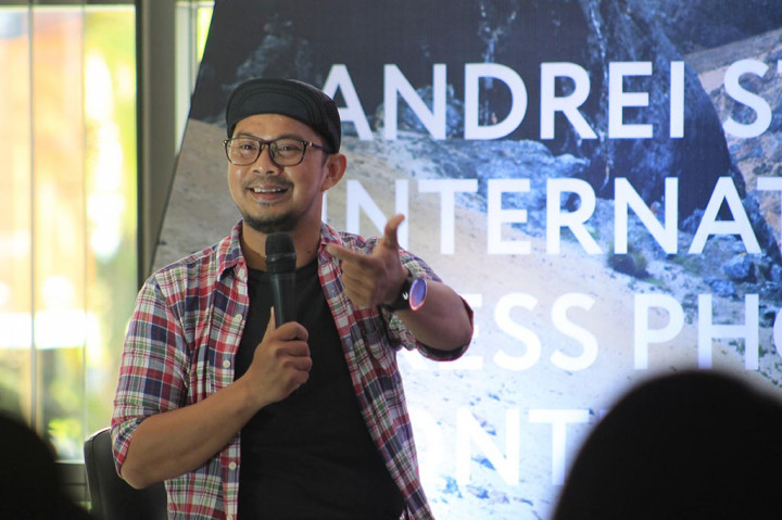 Salah satu peserta mengungkapkan bahwa kegiatan tersebut sangat menarik bahkan memberikan pelajaran yang baik mengenai fotografi. 