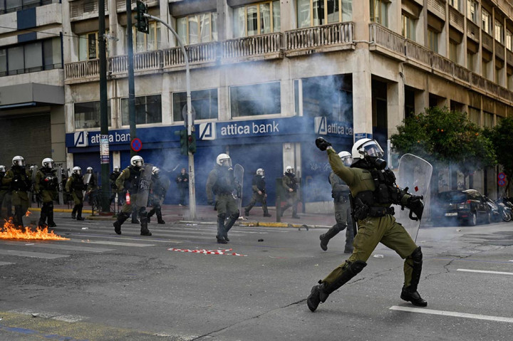 Pemogokan 24 jam hari Kamis adalah yang terbesar dalam beberapa hari aksi industri setelah bencana, kali ini disebut oleh serikat pekerja sektor swasta dan publik terkemuka Yunani.
