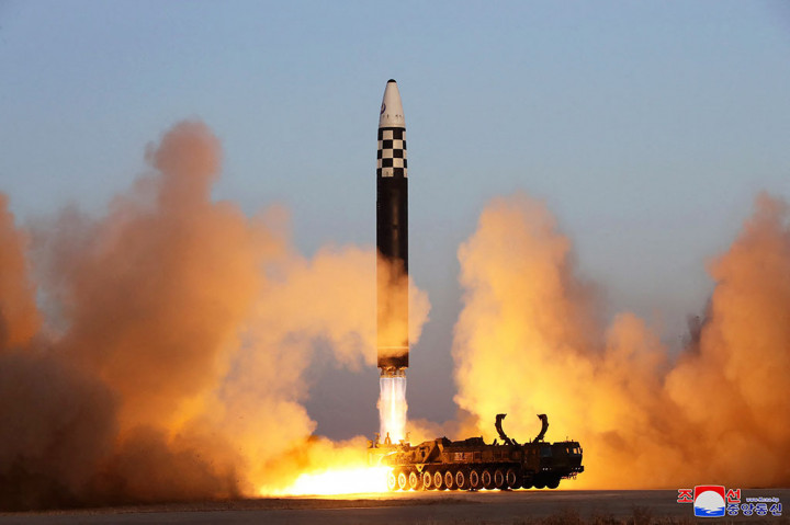 Korea Utara mengatakan proyektil yang ditembakkan pada Kamis, 17 Kamis 2023, adalah rudal balistik antarbenua (ICBM) yang dikenal sebagai Hwasong-17. 