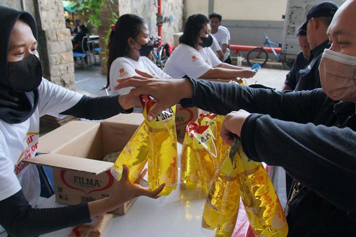 Jelang bulan suci Ramadan, Media Group Network (MGN) bersama Sinarmas melaksanakan kegiatan Bazar Murah Minyak Goreng Ramadan untuk karyawan. 