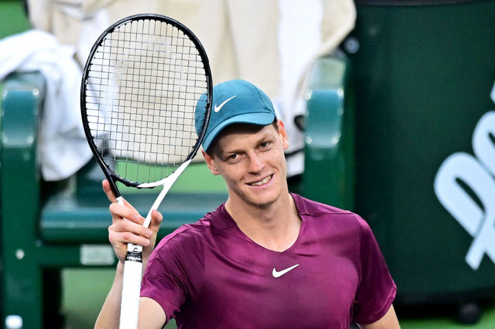 Perjuangan petenis peringkat lima dunia asal AS Taylor Fritzz untuk mempertahankan gelar Indian Wells harus terhenti setelah kalah dari petenis peringkat 13 asal Italia Jannik Sinner.