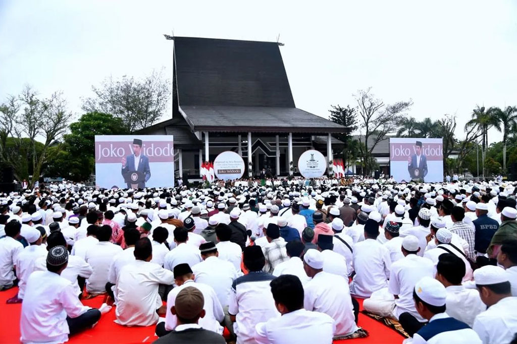 Presiden mengingatkan sebagai negara besar yang terdiri atas sedikitnya 17 ribu pulau disertai tantangan geografis yang ada, maka pengelolaan Indonesia membutuhkan kerja keras dan kerja sama semua pihak. Kendati demikian, Presiden tetap meyakini bahwa Indonesia akan berhasil menjadi negara besar dengan dukungan semua pihak tersebut.