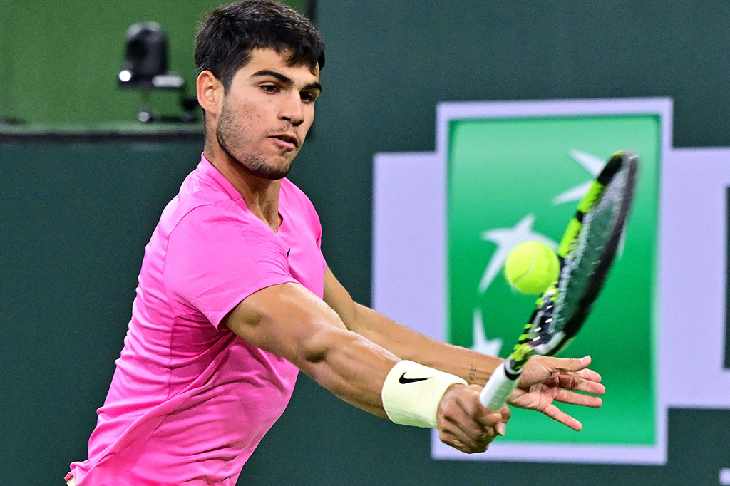 Alcaraz berada di belakang Novak Djokovic dalam peringkat, tetapi setelah cedera menunda awal musim 2023 hingga Februari, petenis Spanyol berusia 19 tahun itu telah memenangkan satu gelar di Buenos Aires dan mencapai final di Rio de Janeiro.