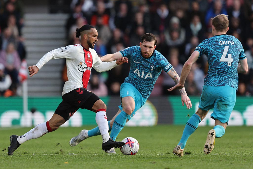 Tottenham gagal meraih poin penuh saat ditahan imbang Southampton 3-3 dalam matchday ke-28 Liga Inggris di St Mary Stadium pada Sabtu, 1 Maret 2023 waktu setempat.
