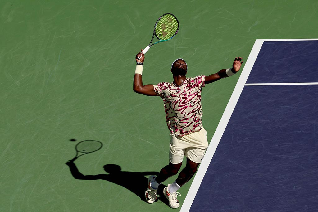 Daniil Medvedev mengalahkan Frances Tiafoe 7-5, 7-6 (7/4) dalam perjalanan mencapai final Indian Wells untuk pertama kalinya, Minggu, 19 Maret 2023 WIB.