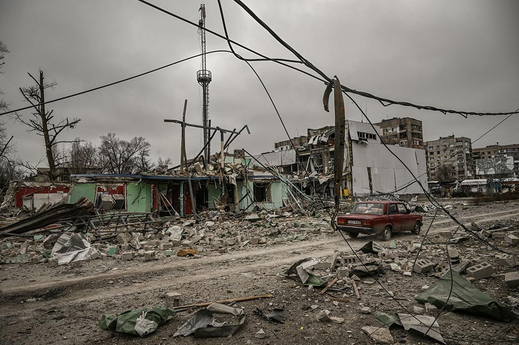 Walikota Kramatorsk Oleksandr Goncharenko membenarkan bahwa dua orang tewas akibat bom cluster. 