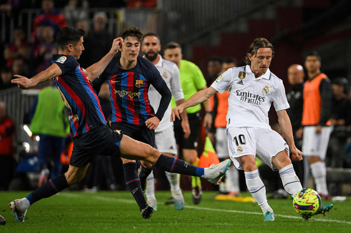 Selepas jeda, kedua tim kembali bermain agresif. Madrid mengancam dari percobaan Luka Modric. Namun, sepakannya bisa diamankan Ter Stegen.