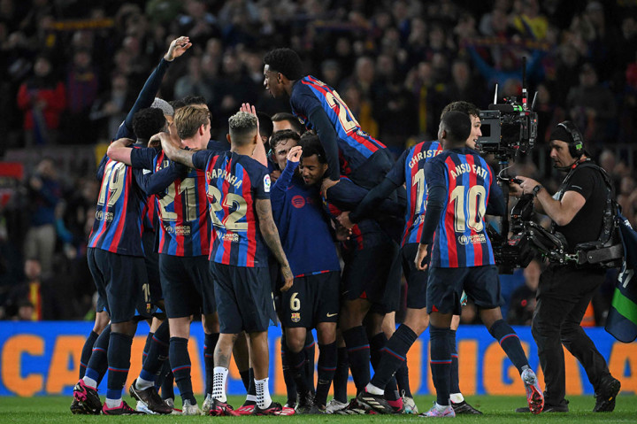 Pertandingan berakhir dengan kemenangan dramatis Barcelona atas Real. 