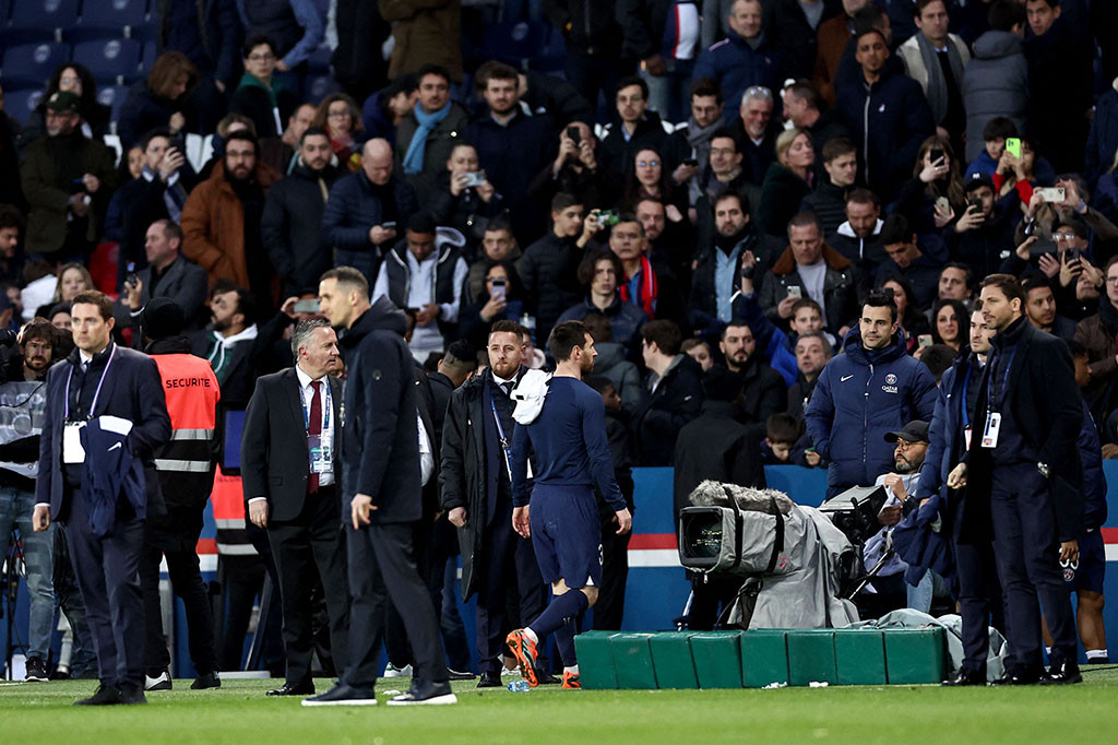 Tak ada gol tambahan yang tercipta di sisa waktu. Skor 0-2 bertahan hingga pertandingan berakhir.