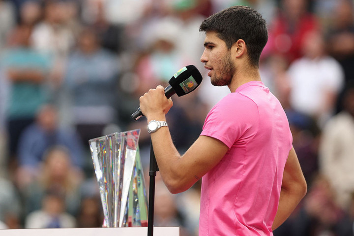 Dengan meraih gelar di Indian Wells, Alcaraz menjadi juara Indian Wells yang merebut gelar tanpa kehilangan satu set pun setelah Roger Federer pada 2017 dan Nadal yang pertama melakukannya pada 2007.