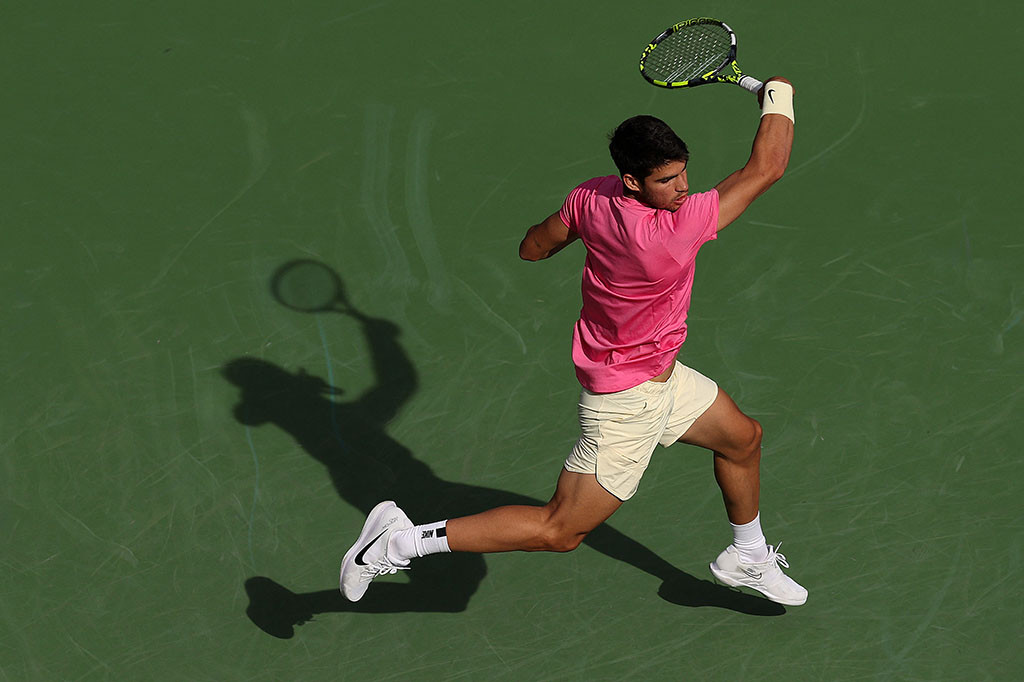 Petenis Spanyol berusia 19 tahun yang tidak kehilangan satu set pun dalam enam pertandingan di Indian Wells itu akan kembali ke peringkat satu dunia setelah mengangkat trofi.