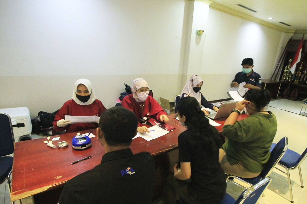 Kegiatan donor darah tersebut merupakan kegiatan sosial yang rutin diselenggarakan Media Group Network bekerja sama dengan Palang Merah Indonesia (PMI) Kabupaten Tangerang. 