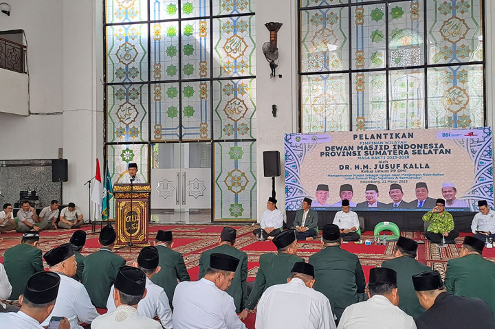 Menurutnya, jika ada politisi yang ingin mengajak untuk berpolitik maka masjid bukan tempatnya. 