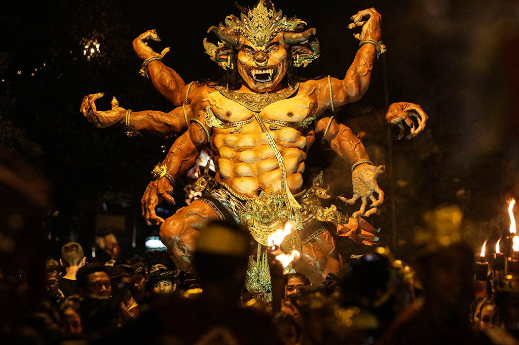 Selain itu, ogoh-ogoh merupakan karya kreatif yang disalurkan melalui ekspresi keindahan dan kebersamaan.