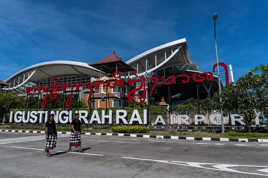 Di wilayah Desa Adat Tuban, Bandara Internasional I Gusti Ngurah Rai, serta Jalan Tol Bali Mandara menghentikan sementara operasional selama Hari Raya Nyepi.