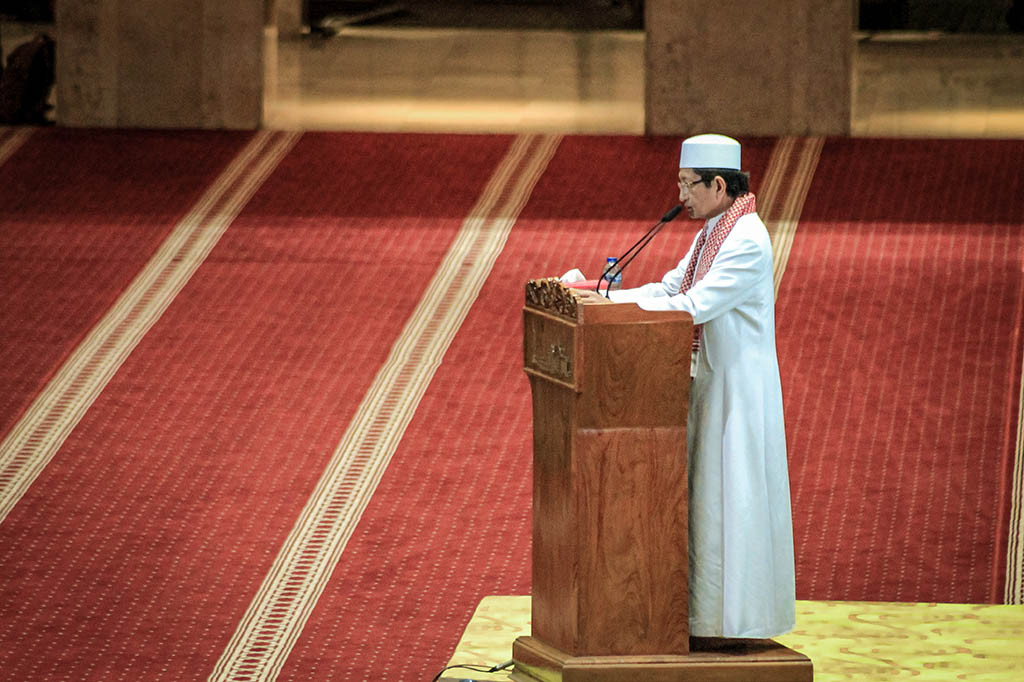 Imam Besar Istiqlal Prof. Dr. KH. Nasarudin Umar MA memimpin jalannya ibadah perdana Salat Tarawih tahun ini.