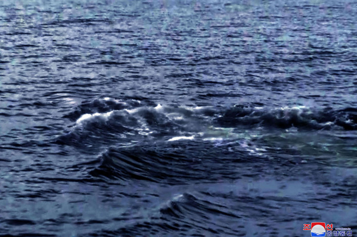 Drone tempur tersebut meluncur selama 59 jam 12 menit di kedalaman 80 hingga 150 meter.