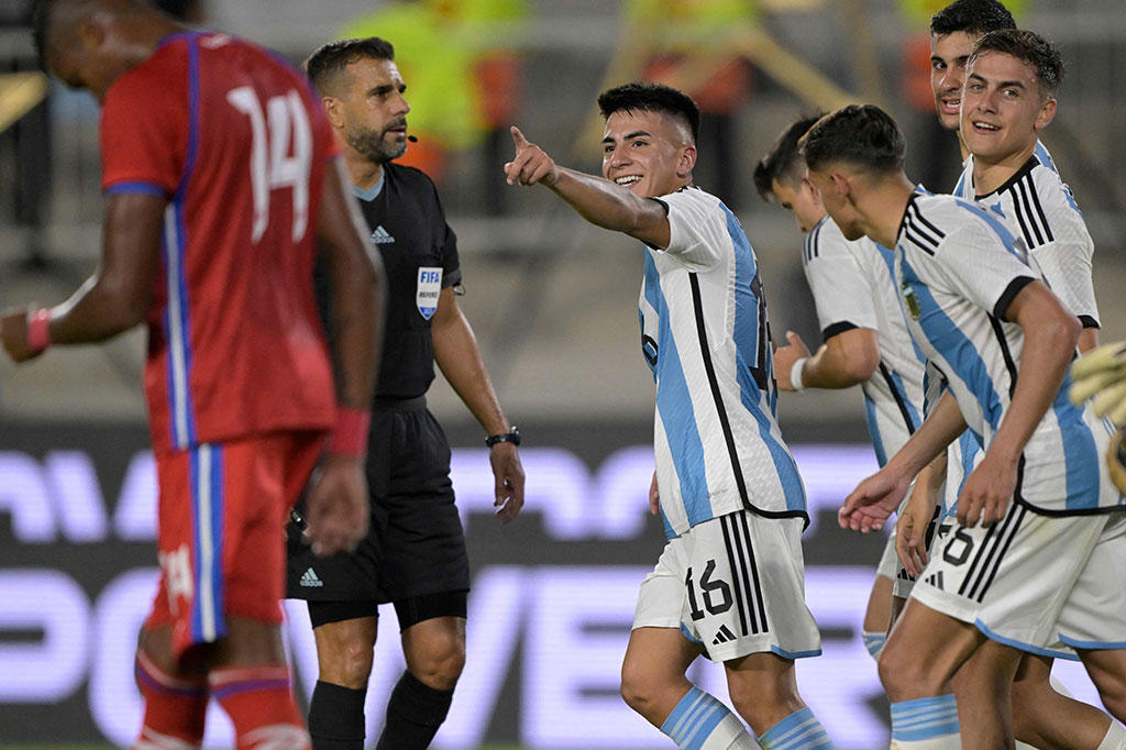 Argentina baru bisa memecah kebuntuan pada menit ke-78 lewat Thiago Almada memanfaatkan kemelut di depan gawang Panama.