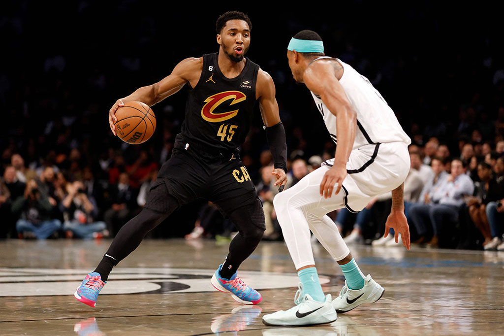 Poin tertinggi untuk Cavaliers dicetak oleh Donovan Mitchell dengan 31 poin, Evan Mobley dwiganda 26 poin dan 16 rebound, Jarrett Allen juga mencatat double-double dengan 12 poin dan 10 rebound, Darius Garland 13 poin, dan Caris LeVert 12 poin.