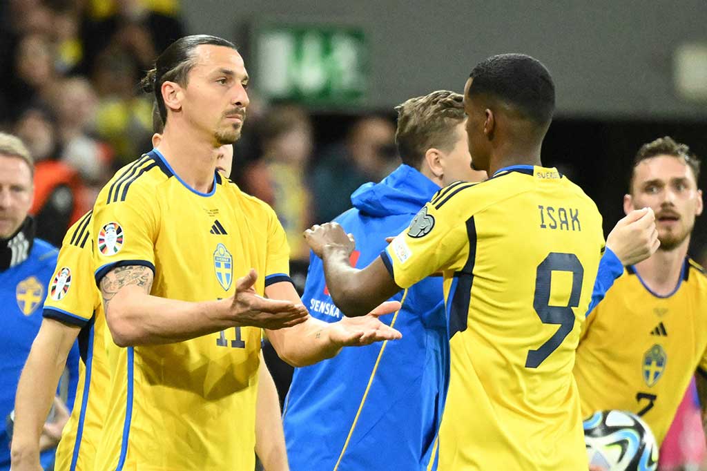 Pada menit ke-82, Swedia menambah daya serang mereka dengan memasukkan penyerang veteran Zlatan Ibrahimovic. Namun, pergantian itu tidak juga membuahkan hasil.