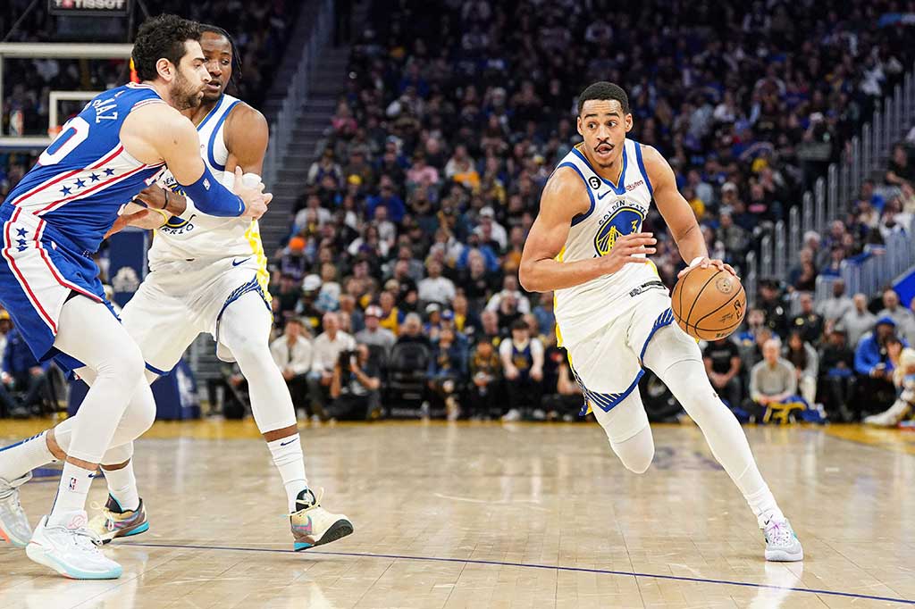 Jordan Poole menjadi pemain kunci bagi kemenangan Warriors dengan catatan 33 poin, meskipun harus memulai permainan dari bangku cadangan.
