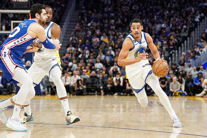 Jordan Poole menjadi pemain kunci bagi kemenangan Warriors dengan catatan 33 poin, meskipun harus memulai permainan dari bangku cadangan.