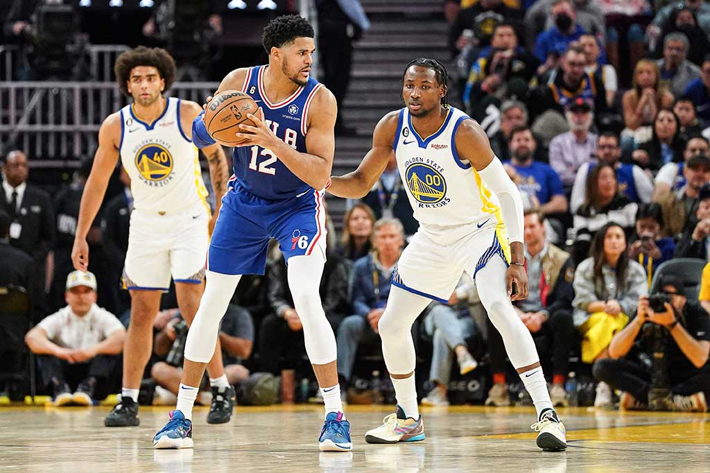 Tobias Harris menambahkan 23 poin, dan Tyrese Maxey mencetak 21 poin.