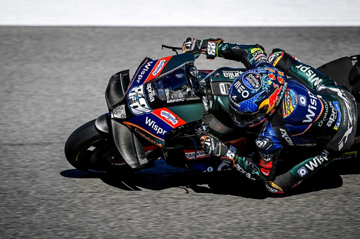 Kemudian pembalap RNF Aprilia, Miguel Oliveira, dengan selisih waktu 0,174 detik dari Marc mengamankan posisi keempat.