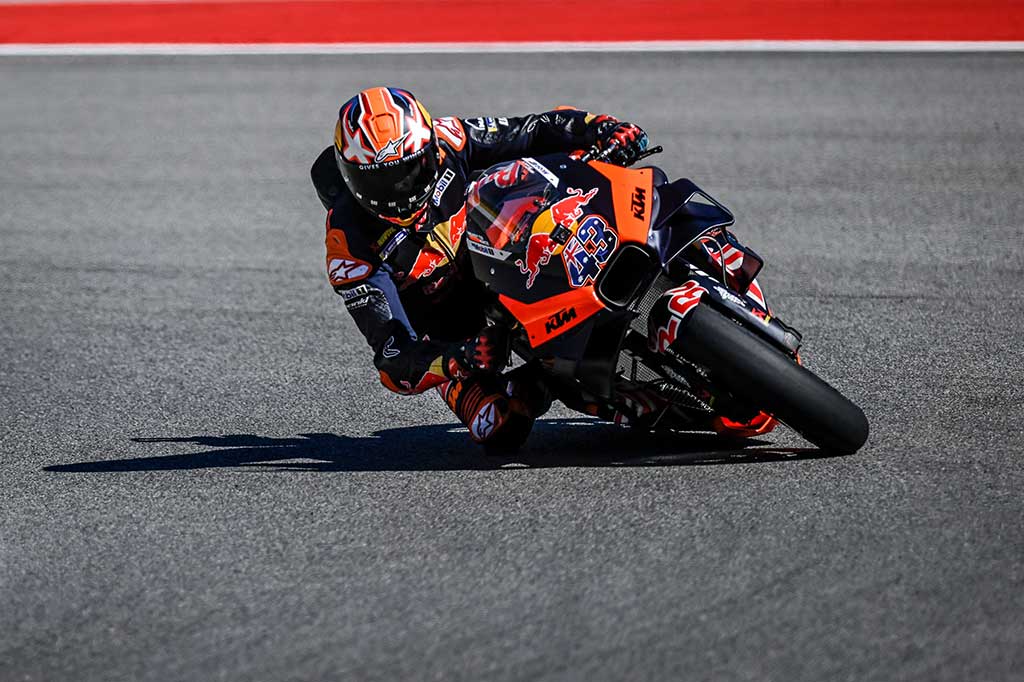 Pembalap tercepat pada sesi latihan pada Jumat kemarin, Jack Miller (Red Bull KTM) berhasil finis di posisi kelima di depan Enea Bastianini (Ducati Lenovo), Maverick Vinales (Aprilia Racing), dan Marco Bezzecchi (Mooney VR46).