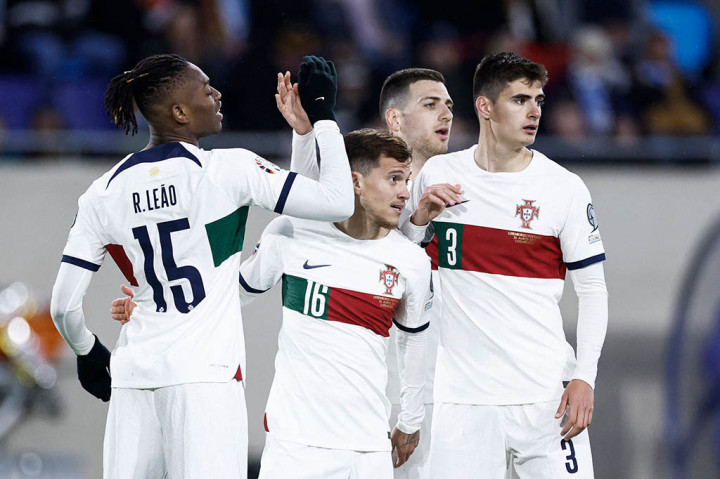 Portugal memperbesar jaraknya dari Luksemburg pada menit ke-77. Pemain pengganti, Otavio menyundul bola hasil umpan silang Rafael Leao dan mengubah kedudukan menjadi 5-0.
