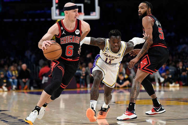 Sementara di sisi Bulls, Zach LaVine menjadi pencetak skor tertinggi dengan 32 poin, DeMar DeRozan 17 poin dan 10 assist, Coby White 13 poin, dan Patrick Beverley 10 poin.