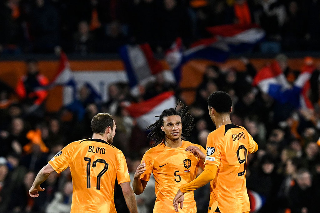 Belanda sukses menggandakan keunggulan pada menit ke-51 berkat sundulan Nathan Ake setelah memanfaatkan assist Dumfries. Gibraltar tertinggal 0-2.