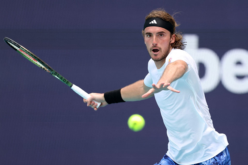 Petenis Yunani itu mendapatkan bye pada babak pertama dan kemudian menang walkover pada babak kedua setelah lawannya Richard Gasquet mundur karena cedera.