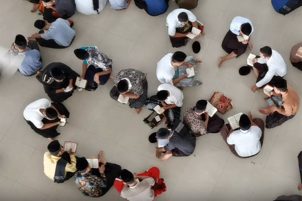 Diharapkan dengan kegiatan tadarus rutin ini dapat menambah kefasihan santri dalam membaca Alquran serta lebih memahami lagi isi tentang Alquran.