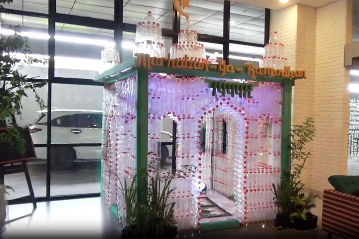 Datangnya bulan Ramadan juga dimanfaatkan sebagai ajang untuk unjuk kreativitas, seperti yang dilakukan salah satu hotel di Jember, Jawa Timur ini misalnya. 