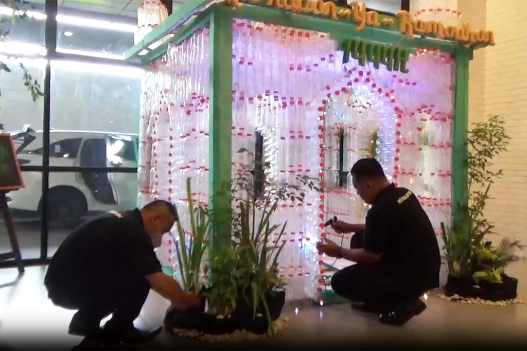 Ke depan, pihak hotel juga akan berfokus pada pemanfaatan limbah untuk ide kreatif lainnya, dalam menyambut hari-hari besar peringatan di Indonesia. 