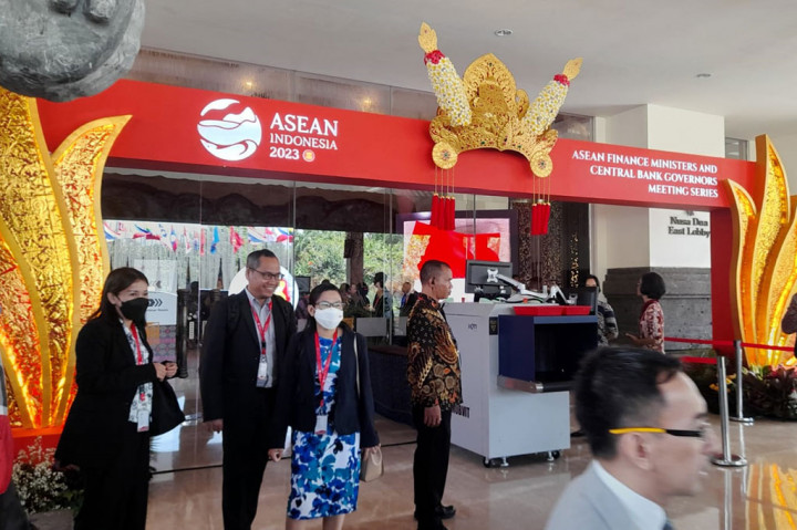 Rangkaian pertemuan pertama tingkat menteri keuangan-gubernur bank sentral ASEAN 2023 berlangsung pada 28-31 Maret 2023 di Bali Nusa Dua Convention Center, Badung, Bali.