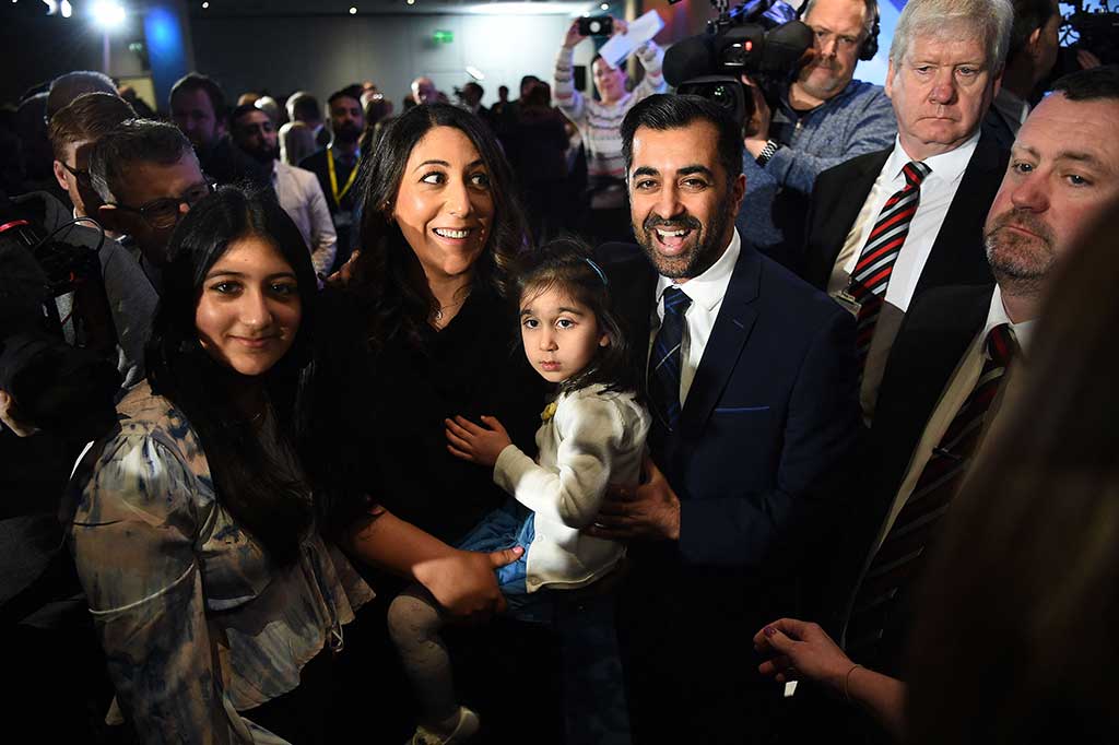 Dia belajar politik di Universitas Glasgow dan bekerja sebagai call center sebelum menjadi asisten pendahulu Sturgeon sebagai pemimpin SNP dan menteri pertama, Alex Salmond.