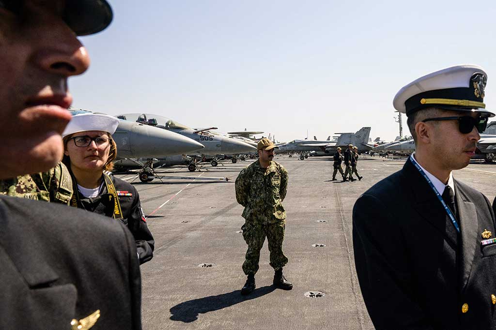 Kedatangan kapal perang AS, USS Nimitz (CVN-68) dilakukan sehari setelah Korea Utara menembakkan dua rudal balistik sebagai tanggapan terhadap latihan militer gabungan AS-Korea Selatan.