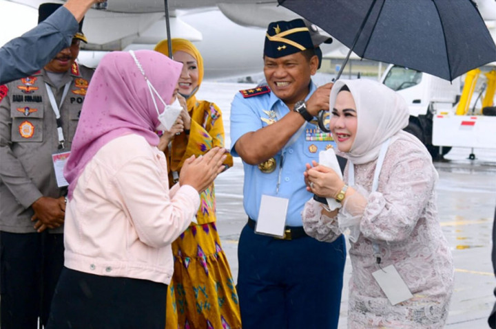 Selepas itu, Presiden akan menuju Kampung Nelayan Desa Pajukukang untuk meninjau dan berdialog dengan sejumlah nelayan.