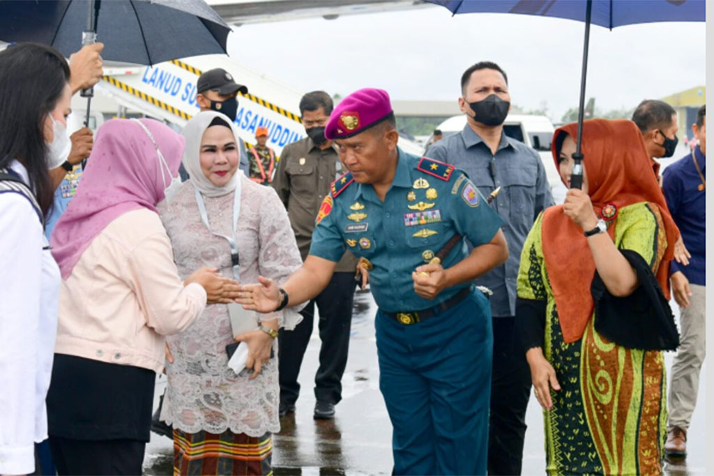 Selanjutnya, Presiden akan menuju Pasar Terong di Kota Makassar untuk menyerahkan sejumlah bantuan sosial bagi para pedagang. Presiden dan Ibu Iriana direncanakan untuk bermalam di Kota Makassar dan melanjutkan agenda kunjungan kerjanya pada Kamis, 30 Maret 2023.