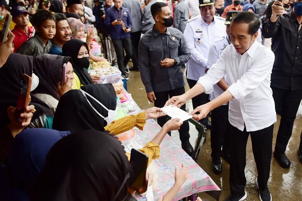 Presiden mengatakan bahwa pasokan kebutuhan pokok di semua wilayah secara keseluruhan sampai saat ini dalam kondisi aman.