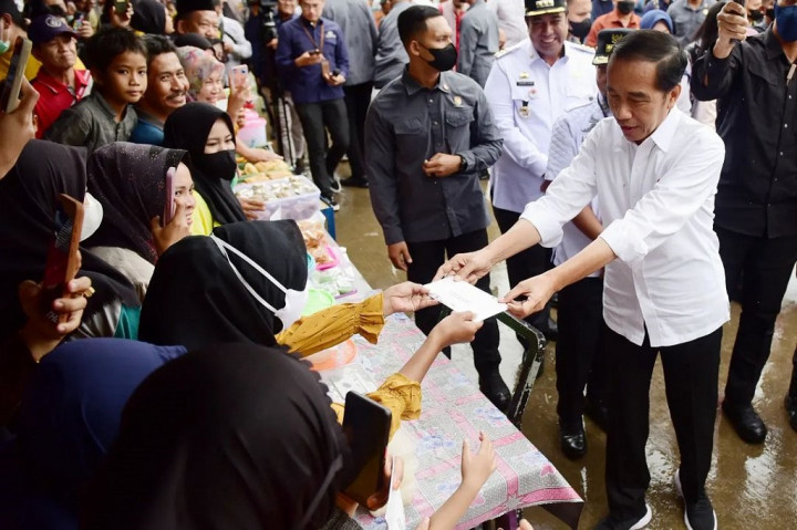 Presiden mengatakan bahwa pasokan kebutuhan pokok di semua wilayah secara keseluruhan sampai saat ini dalam kondisi aman.