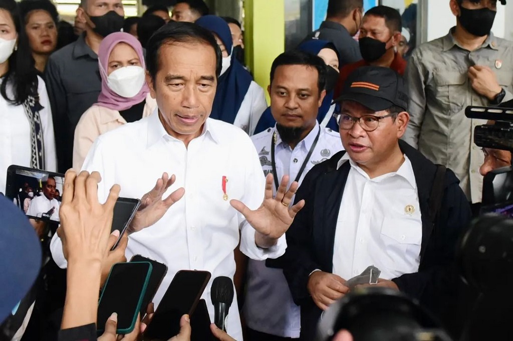 Kepala Negara juga menemukan harga bawang merah dan bawang putih dalam kondisi stabil. Hanya saja, pasokan minyak goreng murah masih kurang.
