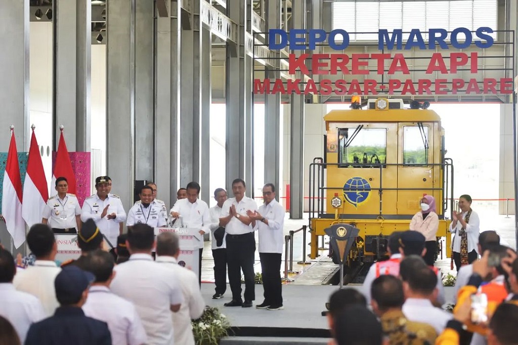 Presiden Jokowi mengatakan dengan pengoperasian pada hari ini dan semakin banyaknya gerbong kereta serta layanan perjalanan, akan meningkatkan daya saing perekonomian di Sulawesi karena jasa transportasi menggunakan kereta api memiliki biaya yang murah.