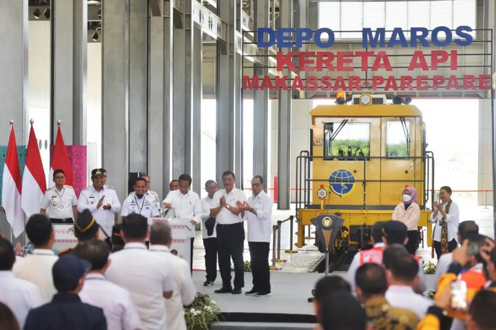 Presiden Jokowi mengatakan dengan pengoperasian pada hari ini dan semakin banyaknya gerbong kereta serta layanan perjalanan, akan meningkatkan daya saing perekonomian di Sulawesi karena jasa transportasi menggunakan kereta api memiliki biaya yang murah.