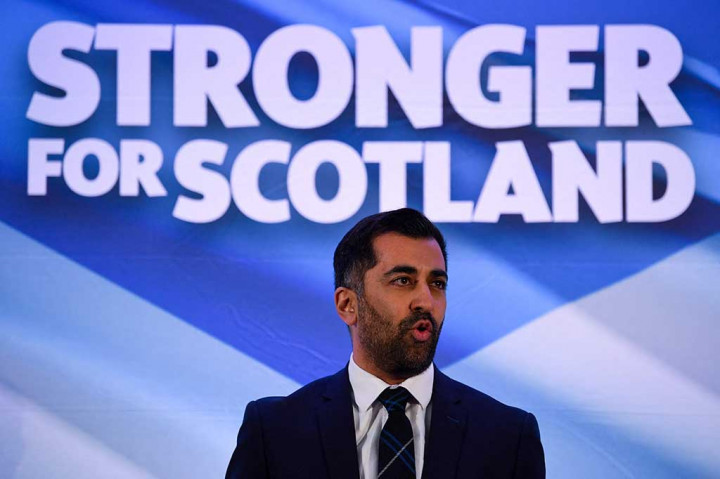 Penganut Islam Humza Yousaf, dipilih Partai Nasional Skotlandia (SNP) yang tengah berkuasa, menjadi Perdana Menteri (PM) Skotlandia. Pria 37 tahun itu akan menjadi pemimpin muslim pertama di Britania Raya bersamaan dengan tuntutan kemerdekaan negaranya dari Inggris.