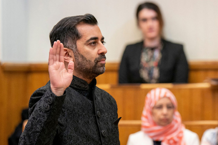  Humza Yousaf dilantik sebagai First Minister atau Menteri Pertama Skotlandia pada Rabu 29 Maret 2023. Dia menjadi pemimpin Muslim pertama dari pemerintahan di Eropa Barat.