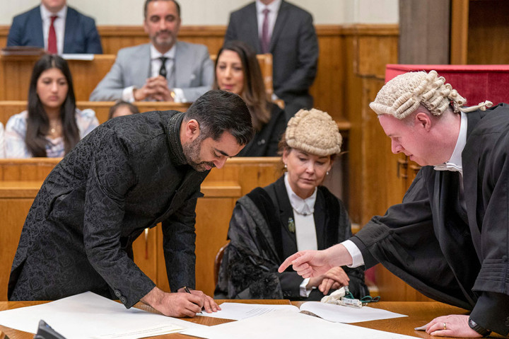 Yousaf menunjuk Shona Robison sebagai wakil menteri pertamanya. Dia juga akan menggantikan Kate Forbes dalam peran menteri keuangan.